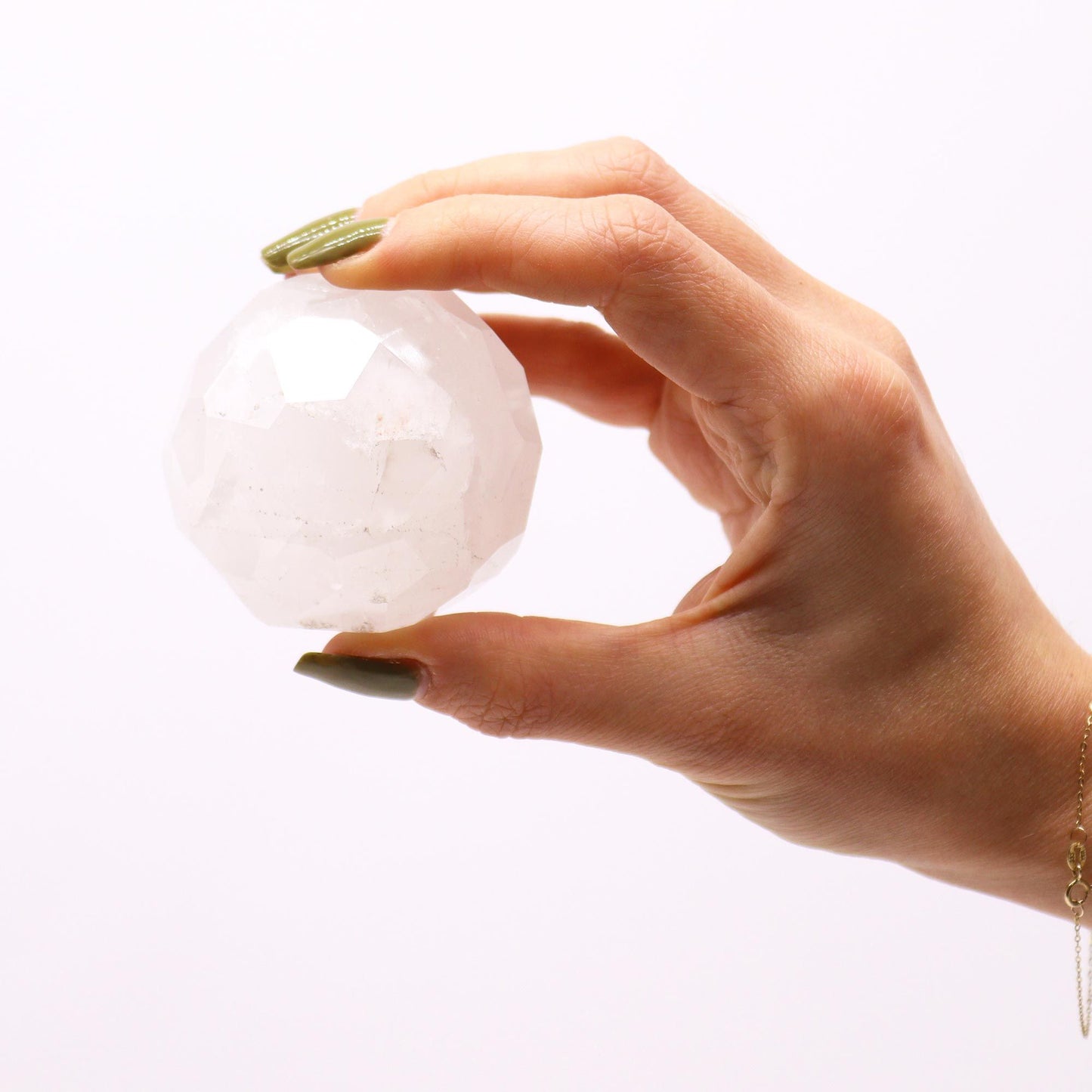 Sphère Facettée en Cristal de Roche sur Socle – Pierre Naturelle Décorative
