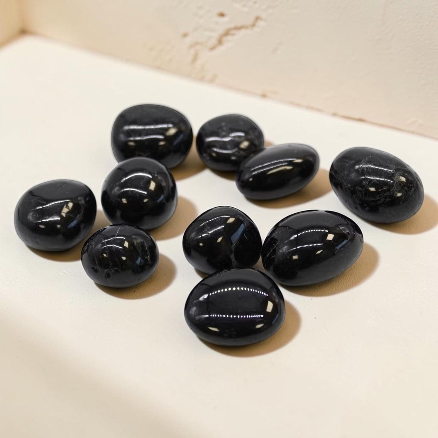 Tourmalines Noires Roulée 24pc  – Collection de Pierres Naturelles