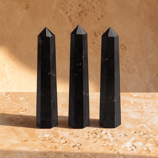 Obélisque en Tourmaline Noire 11cm – Pierre Naturelle Polie