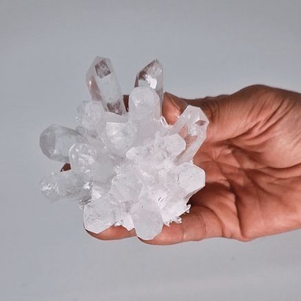 Cluster de Quartz Clair 8cm – Cristaux & Décoration Minérale