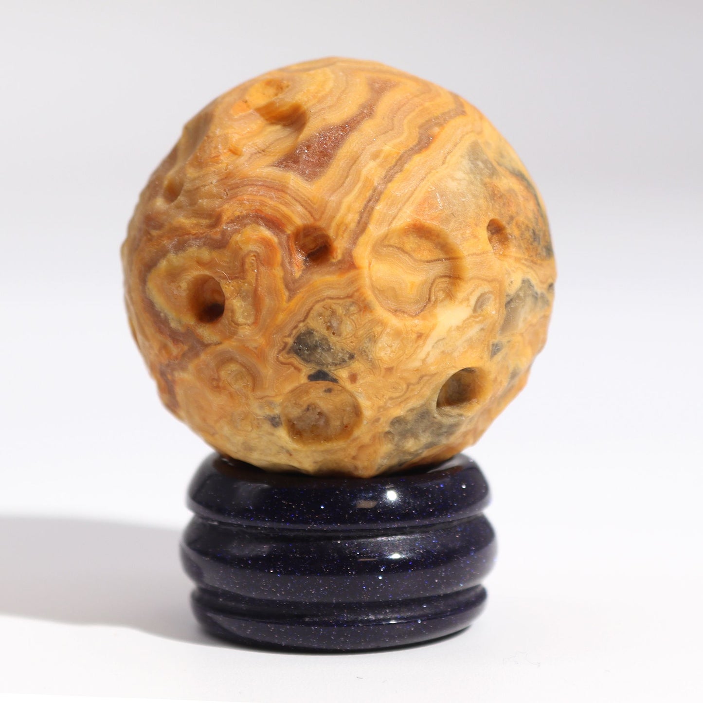 Planète en Jaspe Crazy Lace sur Socle Doré – Sphère Minérale 40mm